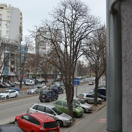 Raya Apartament *